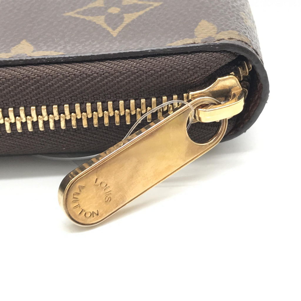 Louis Vuitton Monogram Zippy Wallet In Good Condition