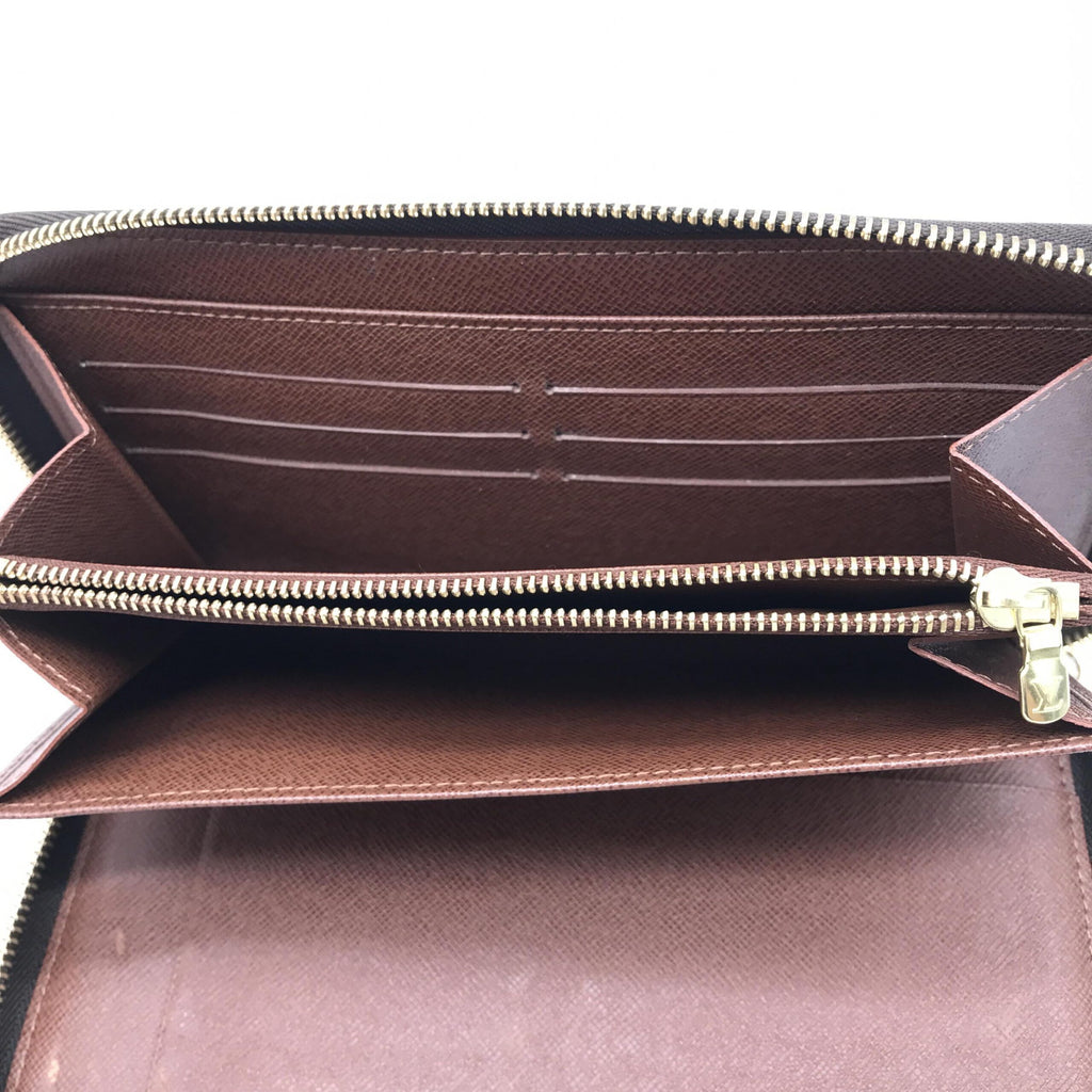 Louis Vuitton Monogram Zippy Wallet In Good Condition