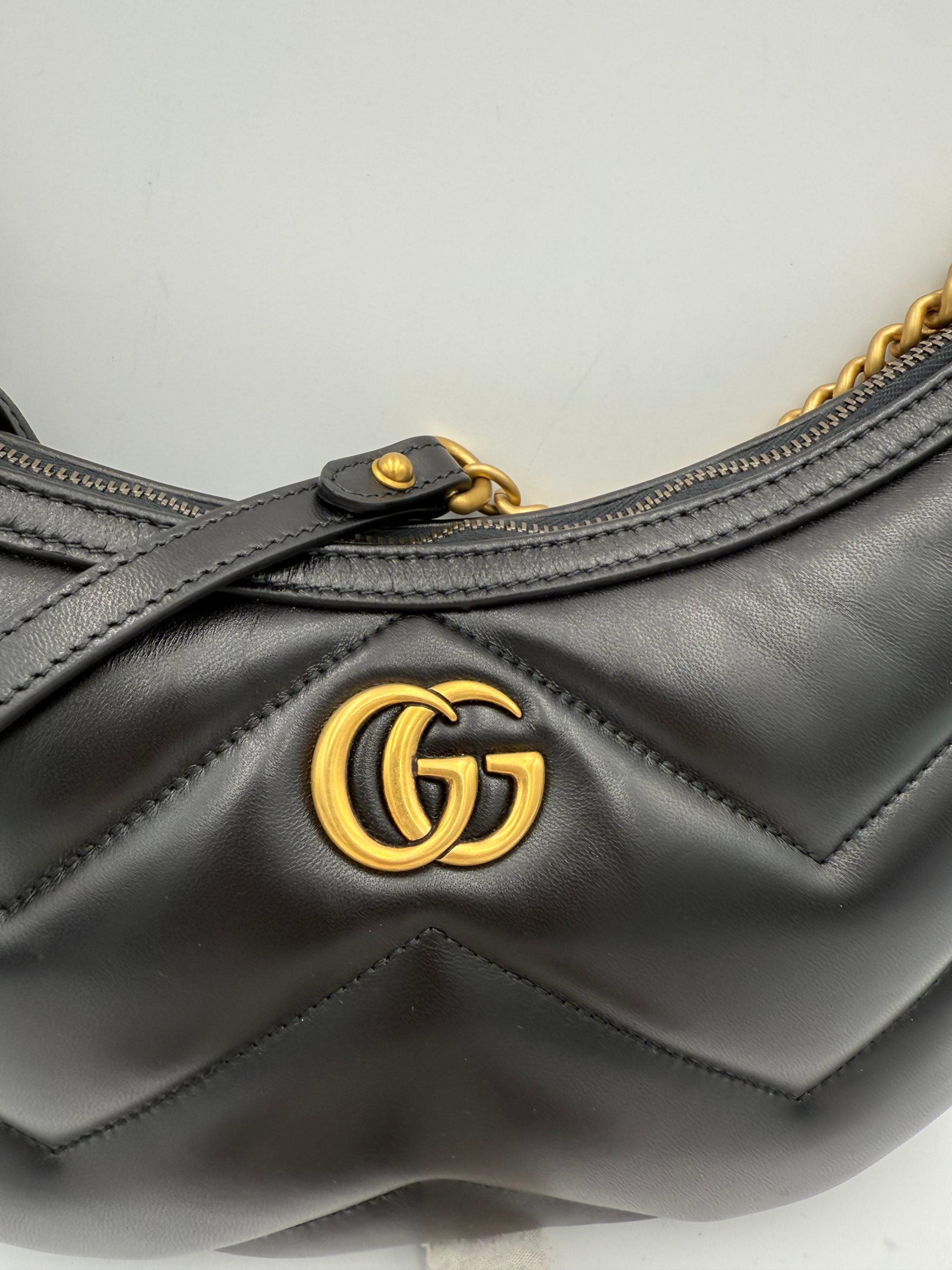Gucci GUCCI HOBO PUFFER MARMONT Black Handbag