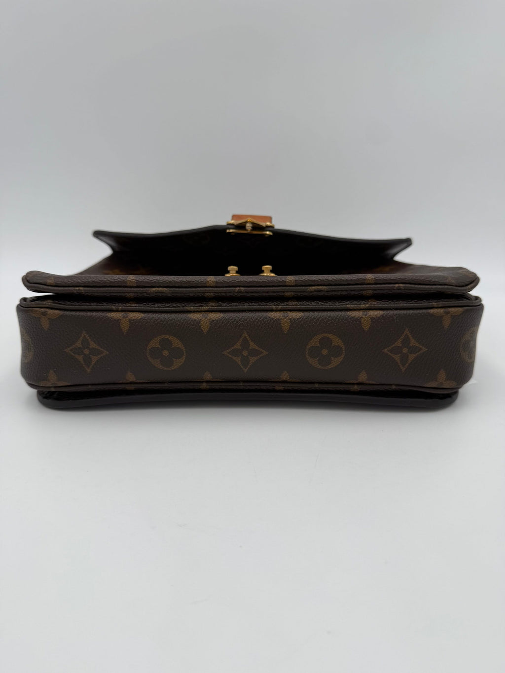 Louis Vuitton LOUIS VUITTON METIS Monogram Handbag