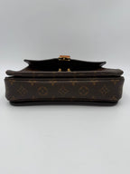 Louis Vuitton LOUIS VUITTON METIS Monogram Handbag