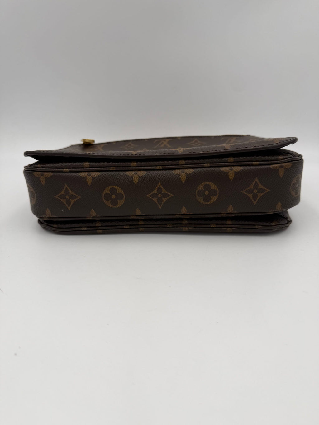 Louis Vuitton LOUIS VUITTON METIS Monogram Handbag