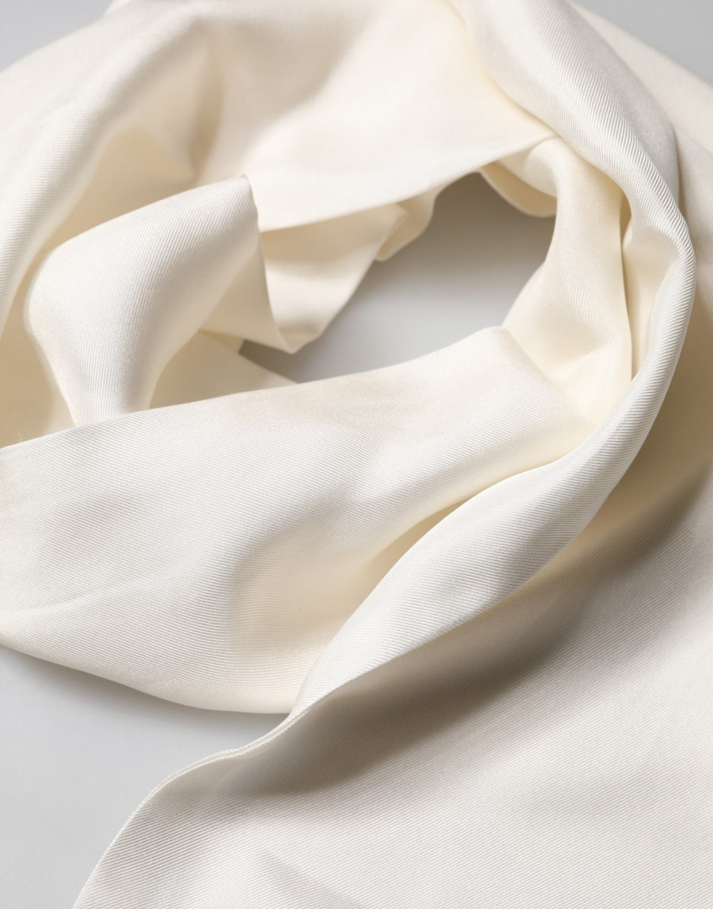 Dolce & Gabbana Men White Silk Fringed Edge Lace Stole Scarf