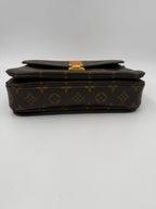 Louis Vuitton LOUIS VUITTON METIS Monogram Handbag